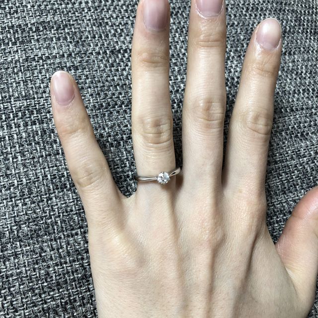 【銀座ダイヤモンドシライシの口コミ】 シンプルなデザインのものを探していました。
様々な種類の中から、シンプ…