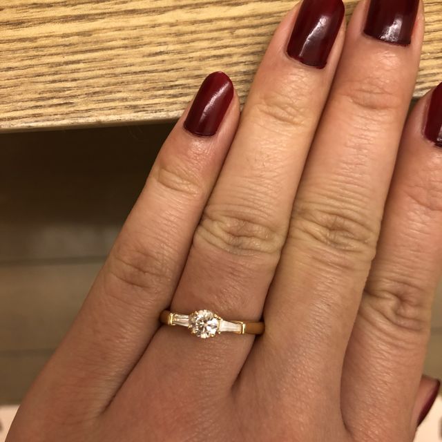 【銀座ダイヤモンドシライシの口コミ】 付けた瞬間にこれだ！！と、なりました。人と被らなくてダイヤモンドも大…