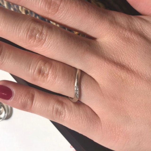 【杢目金屋(もくめがねや)の口コミ】 やはり木目模様が非常に綺麗で個性的だと思います。デザインはウェーブの…