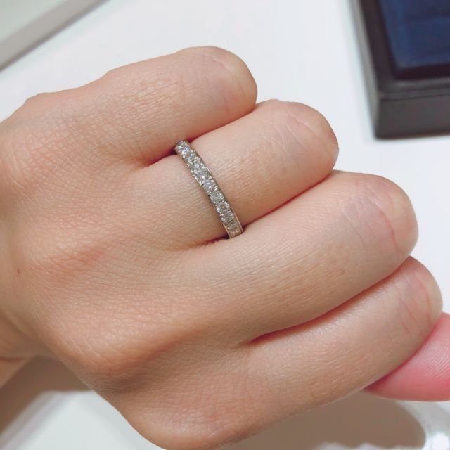 【4℃ BRIDAL(ヨンドシーブライダル)の口コミ】 マリッジリングはキラキラのハーフエタニティで探していました。ダイヤの…
