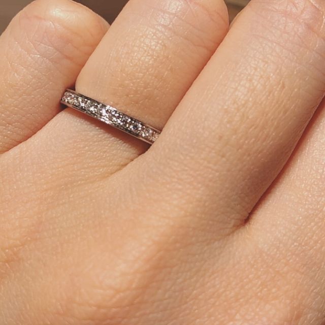 【ブルガリ(BVLGARI)の口コミ】 ハーフエタニティリングの、輝きが強く感じられる爪留めのタイプを探して…