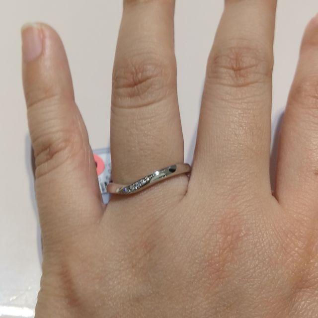 【TRECENTI(トレセンテ)の口コミ】 トレセンテラインという、左右で角度を変えた指輪の形。ウェーブタイプで…