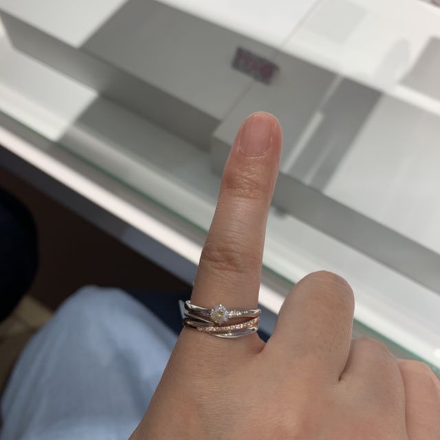 【LEGAN(レガン)の口コミ】 色々試してみた結果、普通のストレートのデザインよりお互いお揃いの指輪…