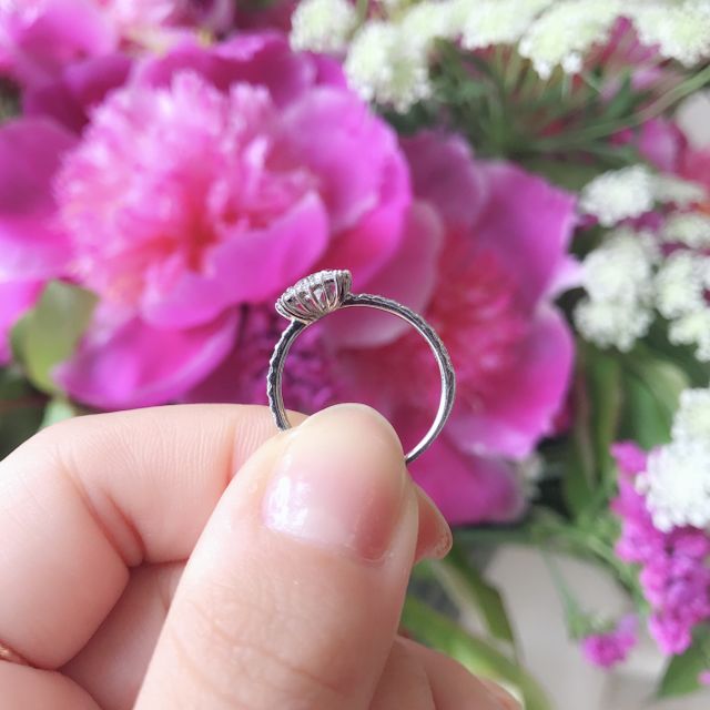 【Jupiter BLANTELIE(ジュピターブラントリエ)の口コミ】 最初は少し華やかすぎるかなとも思ったのですが、つけてみると意外と指に…