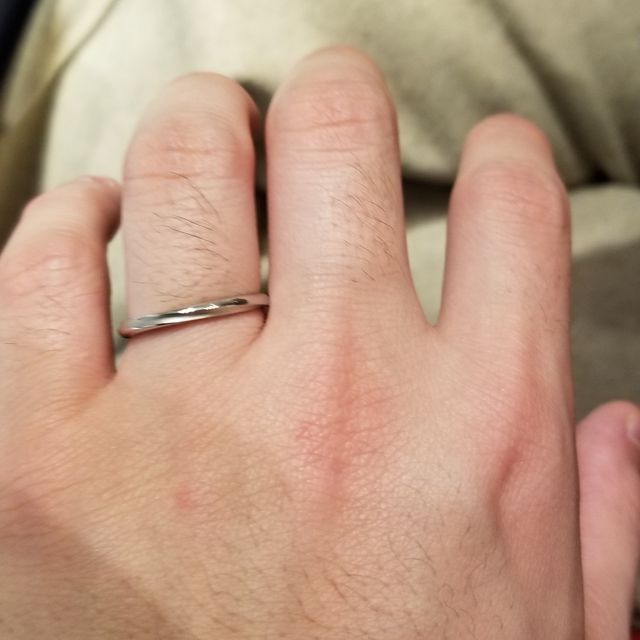 【銀座ダイヤモンドシライシの口コミ】 エンゲージリングとマリッジリング両方とも購入しました。
特にエンゲージ…