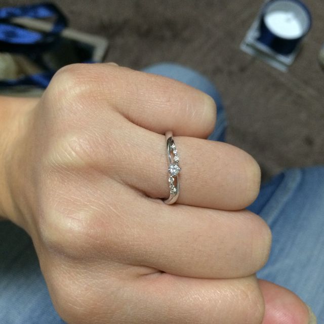 【4℃ BRIDAL(ヨンドシーブライダル)の口コミ】 婚約指輪は、サプライズプロポーズだった為、一緒に購入してません。
が、…