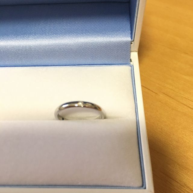 【GALA JEWELRY(ガラジュエリー)の口コミ】 シンプルかつ上品なデザインが好みだった。また、装着した時のリング幅が2…