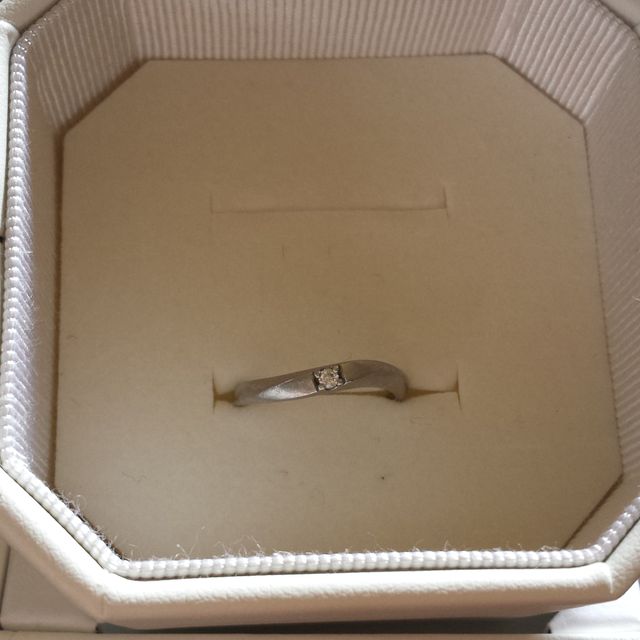 【4℃ BRIDAL(ヨンドシーブライダル)の口コミ】 2年前に札幌東急百貨店にて購入したのですが、２人が納得するまで約２時間…