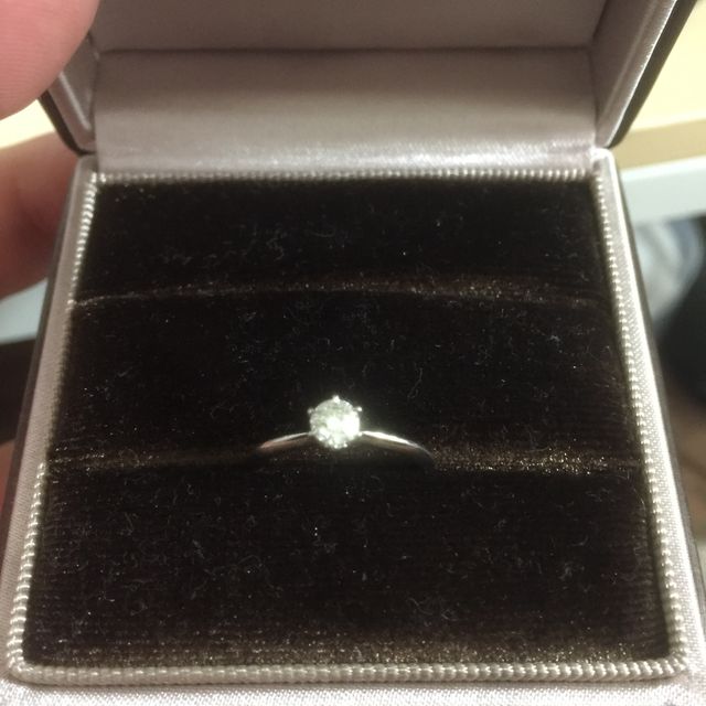 【アイプリモ(I-PRIMO)の口コミ】 手が届きやすい価格だったのと､ダイヤが大きい事が購入の決め手でした。彼…