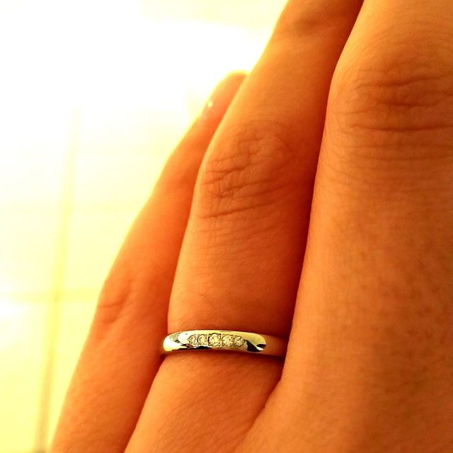 【アイプリモ(I-PRIMO)の口コミ】 大きさが違うダイヤが5つ入った控え目だけど品のある指輪で一目惚れしまし…