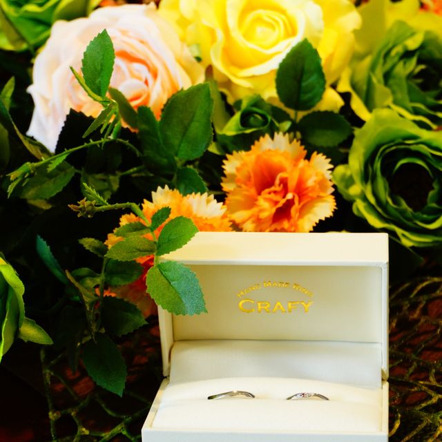 【CRAFY(クラフィ)の口コミ】 『婚約指輪と結婚指輪を重ねて嵌めたい』の要望からはじまり、何軒も探し…