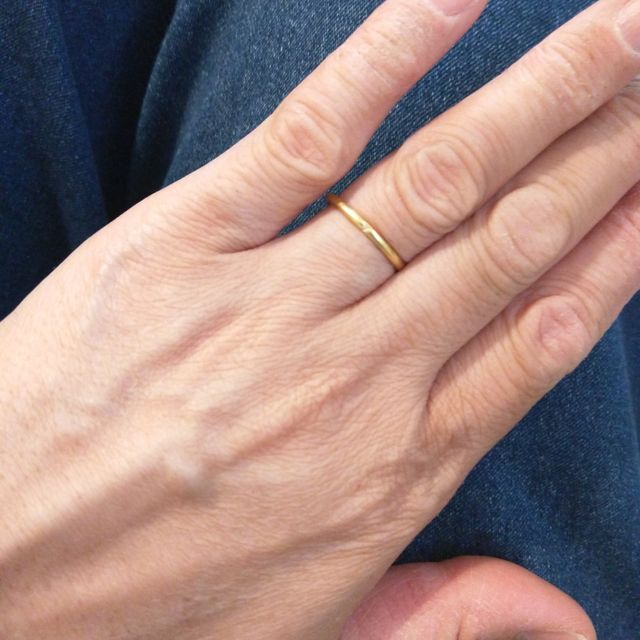 【AHKAH(アーカー)の口コミ】 シンプルでずっと着けられるデザインを探していて、流行り廃れのないブラ…