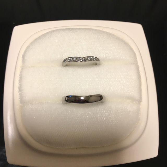 【俄(にわか)の口コミ】 キラキラしているデザインを希望しており、この俄の睡蓮はV字になっている…