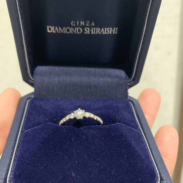 【銀座ダイヤモンドシライシの口コミ】 プロポーズされてから
婚約指輪、結婚指輪を探しに行きました。

彼の希望…
