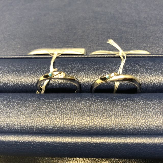 【銀座ダイヤモンドシライシの口コミ】 他店では、見本がシルバーリングであったりして、イメージが掴みにくいこ…