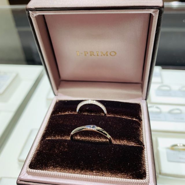 【アイプリモ(I-PRIMO)の口コミ】 夫はシンプルかつ、しっかりした指輪を希望していたので、希望通りの指輪…