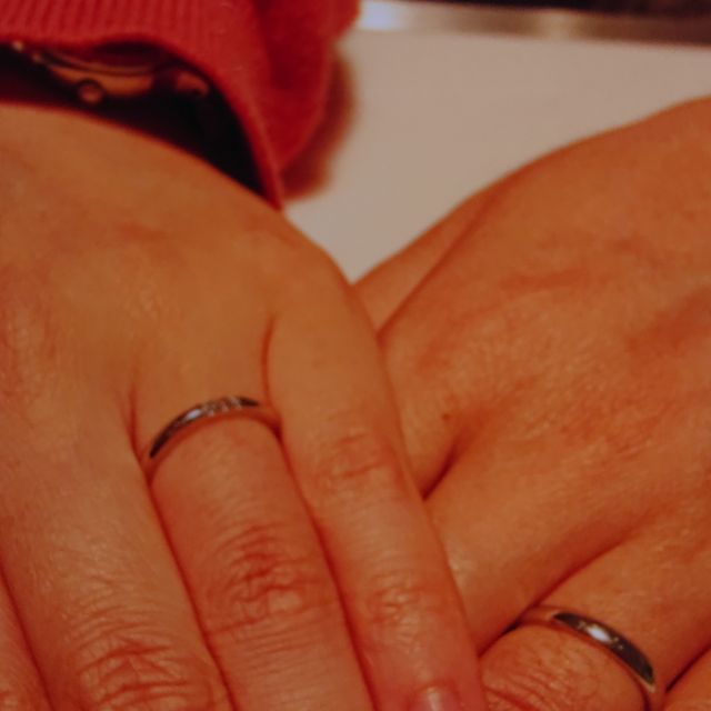 【ティファニー(Tiffany & Co.)の口コミ】 デザインは、仕事柄、派手な指輪よりもシンプルな指輪を探しておりました…