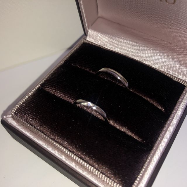 【アイプリモ(I-PRIMO)の口コミ】 指輪のデザインでは、ストレートかウェーブが希望でした。男性用はシンプ…