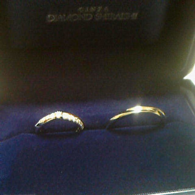 【銀座ダイヤモンドシライシの口コミ】 ゴージャスなものが好みで探していましたが、こちらのアマリーはサイドか…