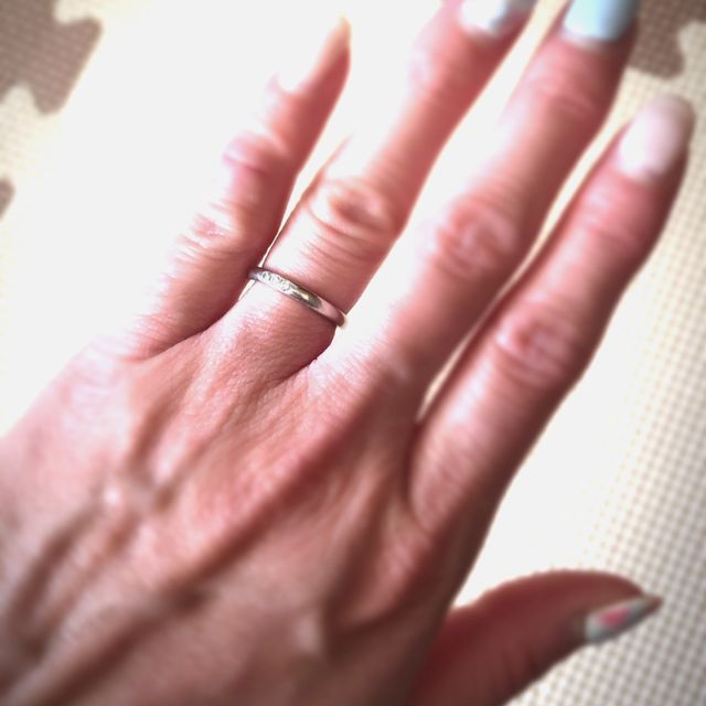 【canal4℃(カナルヨンドシー)の口コミ】 とにかく丸みを帯びたつるりとしたデザインで、余計なストーンや彫刻もな…