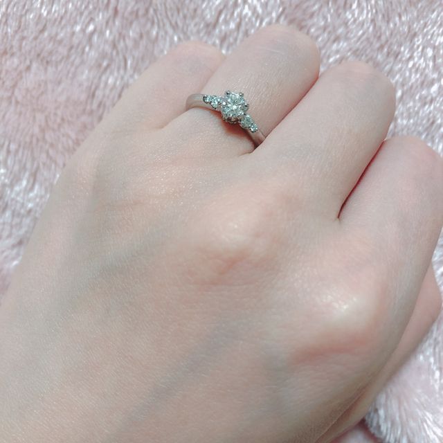 【エクセルコダイヤモンド(EXELCO DIAMOND)の口コミ】 婚約指輪はダイヤの大きさがある分、人と被らないデザイン性のあるものを…