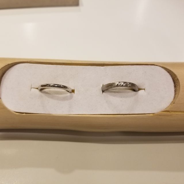 【Smith(工房スミス)の口コミ】 彼はホワイトゴールド、私はプラチナを選びました！色味が少し違うけれど…