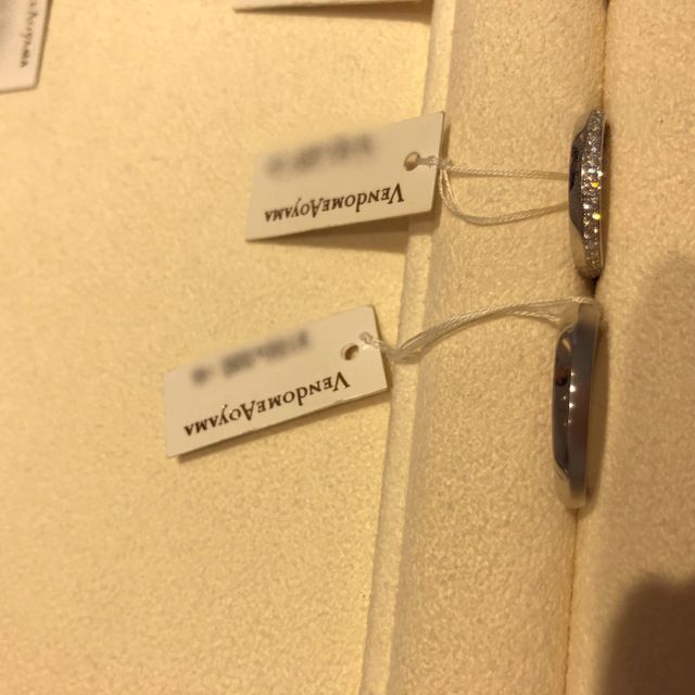 【ヴァンドーム青山(VENDOME AOYAMA)の口コミ】 シンプルかつ、他とは違うデザイン。
日常でも使いやすく、他のリングとも…