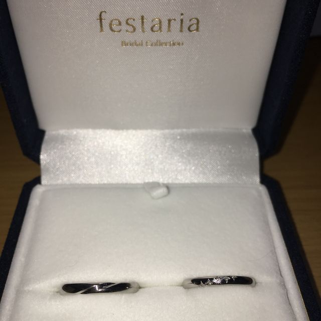 【festaria bijou SOPHIA(フェスタリア ビジュソフィア)の口コミ】 指輪のデザインが一番しっくりきました。女性もので小さいダイヤが斜めに…