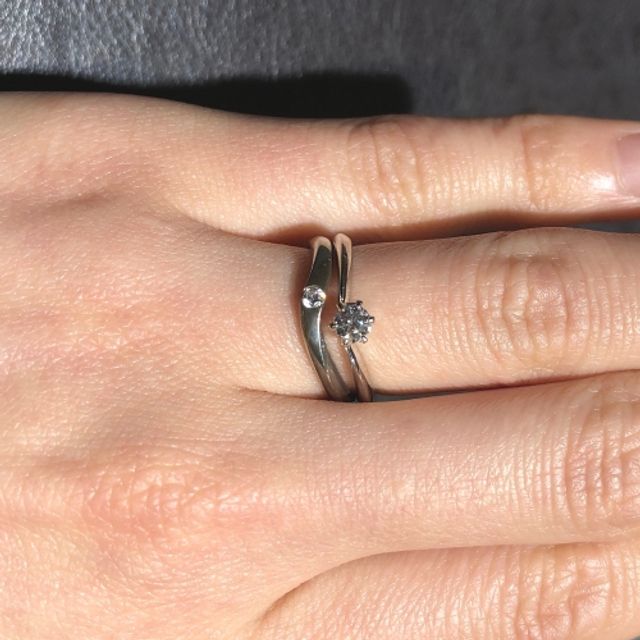 【TRECENTI(トレセンテ)の口コミ】 ウェーブの形状が独特で上品な印象を受けたのが決め手になりました。マテ…