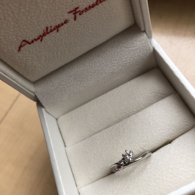 【アンジェリックフォセッテ(Angelique Fossette)の口コミ】 婚約指輪は欲しい、でも価格は抑えたい･･･。そう思い、色々なお店を探して…