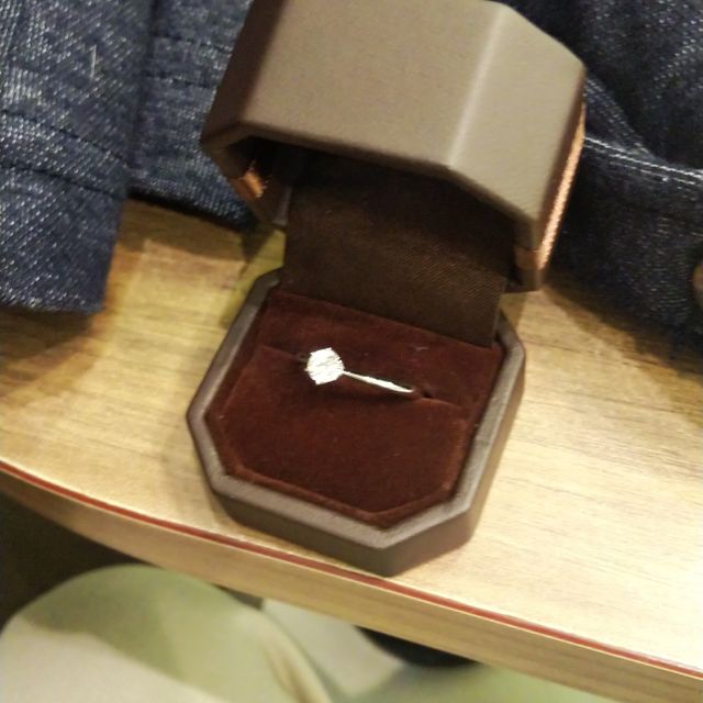 【アイプリモ(I-PRIMO)の口コミ】 シンプルなデザインであったことと、指輪購入後に全国の販売店で6ヶ月以内…