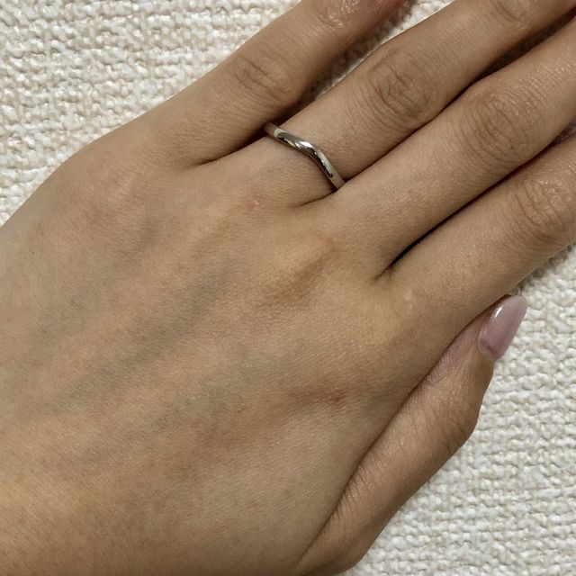 【カルティエ(Cartier)の口コミ】 結婚指輪は最初からカルティエにしようと決めていました。ダイヤ付きのバ…