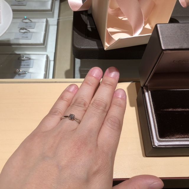 【アイプリモ(I-PRIMO)の口コミ】 甘過ぎるデザインは苦手で、メレなどたくさんの石があるものではなく、シ…