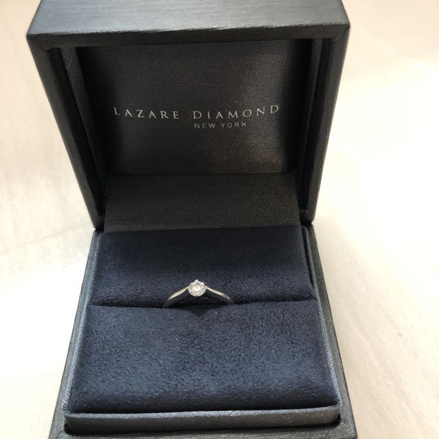 【ラザール ダイヤモンド(LAZARE DIAMOND)の口コミ】 婚約指輪を初めて見に行ったお店ということもありますが、輝きが本当に素…