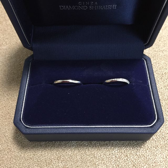 【銀座ダイヤモンドシライシの口コミ】 婚約指輪を買っていないので、シンプルなものではなくダイヤの入った物に…