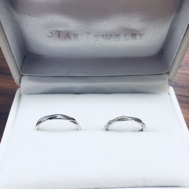 【STAR JEWELRY(スタージュエリー)の口コミ】 色々なお店を回りました。
波打ったデザインは定番でたくさん見たのですが…