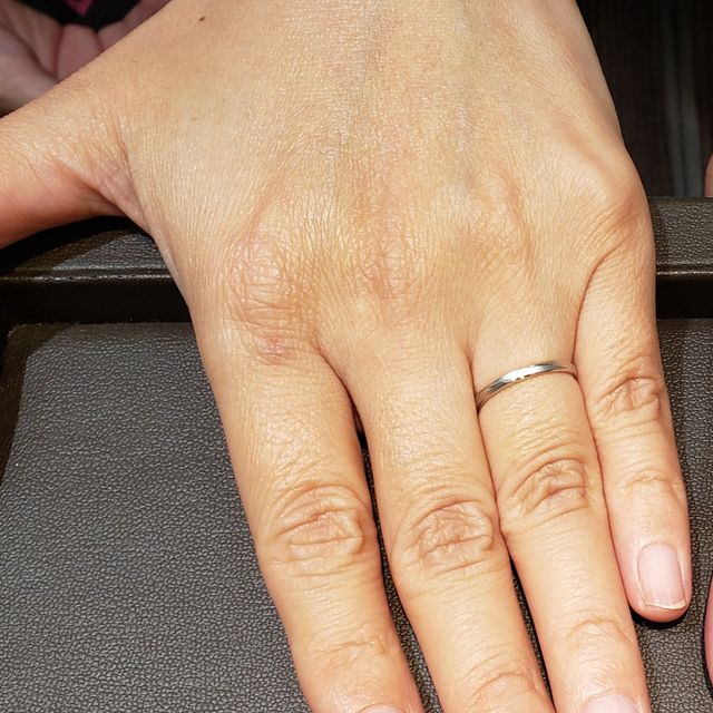 【アイプリモ(I-PRIMO)の口コミ】 指輪をつけたことがなく、普通の指輪だと光りすぎて躊躇していたところ、…