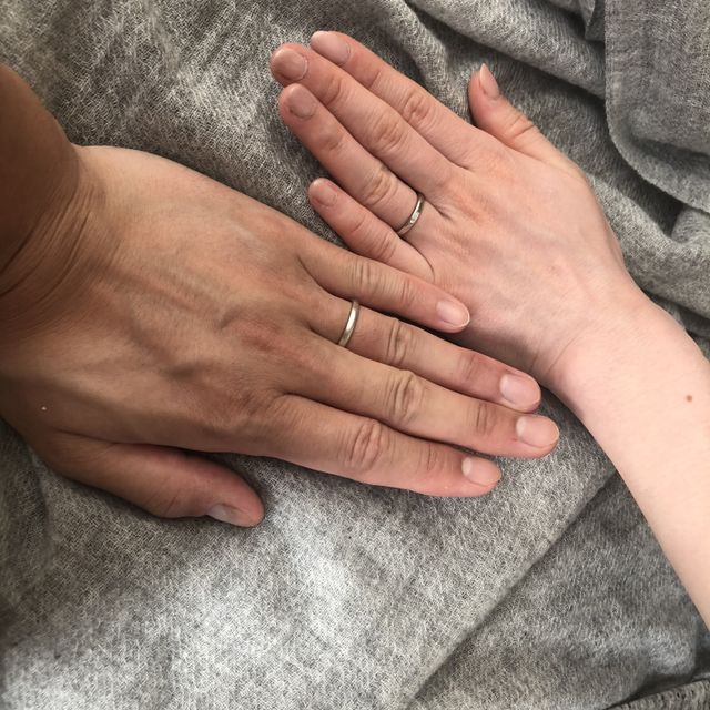 【RITOE(リトエ)の口コミ】 彼は艶消しで肌馴染みよく、シンプルですがキーホルダーの輪っかみたいに…