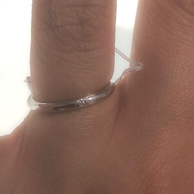 【銀座ダイヤモンドシライシの口コミ】 シンプルな指輪が欲しかったので、指輪自体は他店と見た目は変わらないで…
