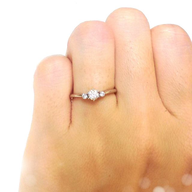 【STAR JEWELRY(スタージュエリー)の口コミ】 折角買って貰うので、お出掛けの時とか婚約指輪も着けたいな。と思い、重…