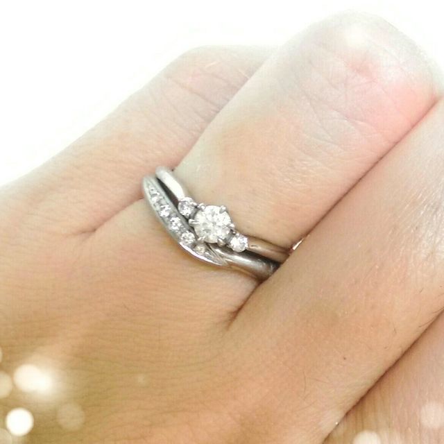 【STAR JEWELRY(スタージュエリー)の口コミ】 折角買って貰うので、お出掛けの時とか婚約指輪も着けたいな。と思い、重…