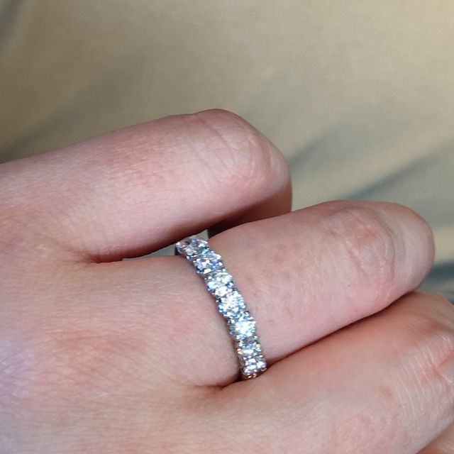 【I's stone(アイズストーン)の口コミ】 ハーフエタニティのダイヤの留め方が他のお店で見たのより素敵でした。ト…