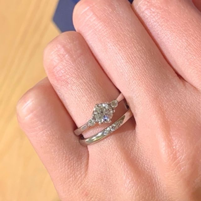 【Desserts(デザート)の口コミ】 他にはないデザインでダイヤモンドがキラキラと輝き綺麗だったのが決め手…