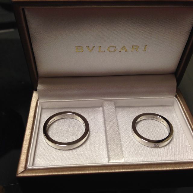 【ブルガリ(BVLGARI)の口コミ】 厚みがあってとても存在感も個性もあるリングだと思います。女性モノの方…
