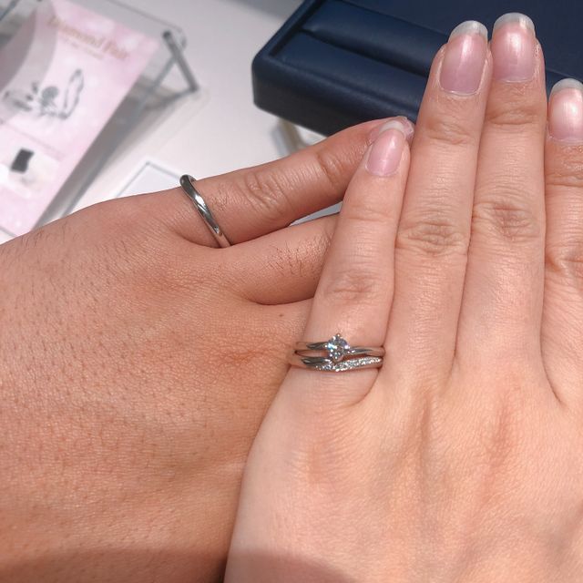 【銀座ダイヤモンドシライシの口コミ】 婚約指輪のみで使うシーンはあまりなさそうなのでセットで検討しました。
…