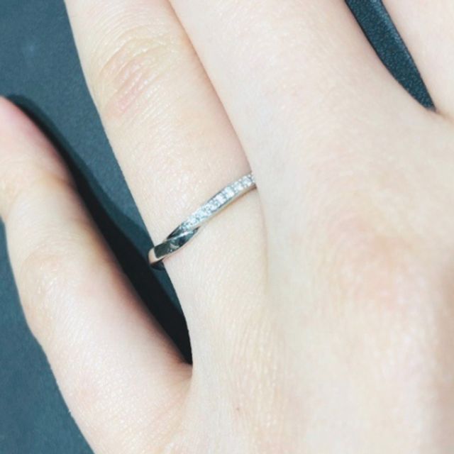 【俄(にわか)の口コミ】 ある程度決めていったデザインではなくこのリングに決めたのは試着した時…