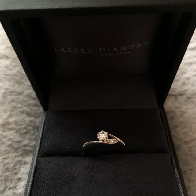 【ラザール ダイヤモンド(LAZARE DIAMOND)の口コミ】 他の人のものとは違う、自分たちだけの指輪を作りたかったので、ダイヤモ…