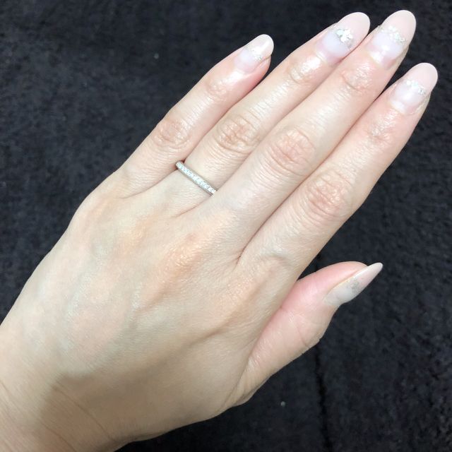 【ラザール ダイヤモンド(LAZARE DIAMOND)の口コミ】 太めの指輪が似合わない為、なるべく細身の指輪を探していました。こちら…
