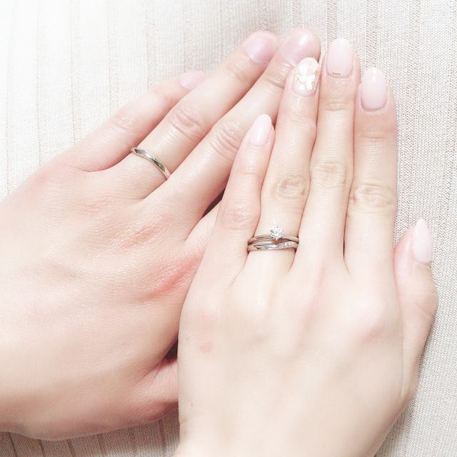 【銀座ダイヤモンドシライシの口コミ】 ずっと着けられるデザインを探していました。ウェーブが良いなといくつか…