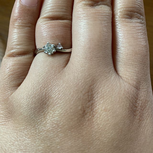 【日本ダイヤモンド貿易の口コミ】 ダイヤのランクと値段が納得出来て購入しました。スタッフさんの接客がと…